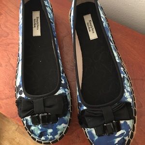 Vera Wang Floral flats